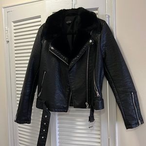 Topshop Moto Leather Jacket with fur collar - Size 6